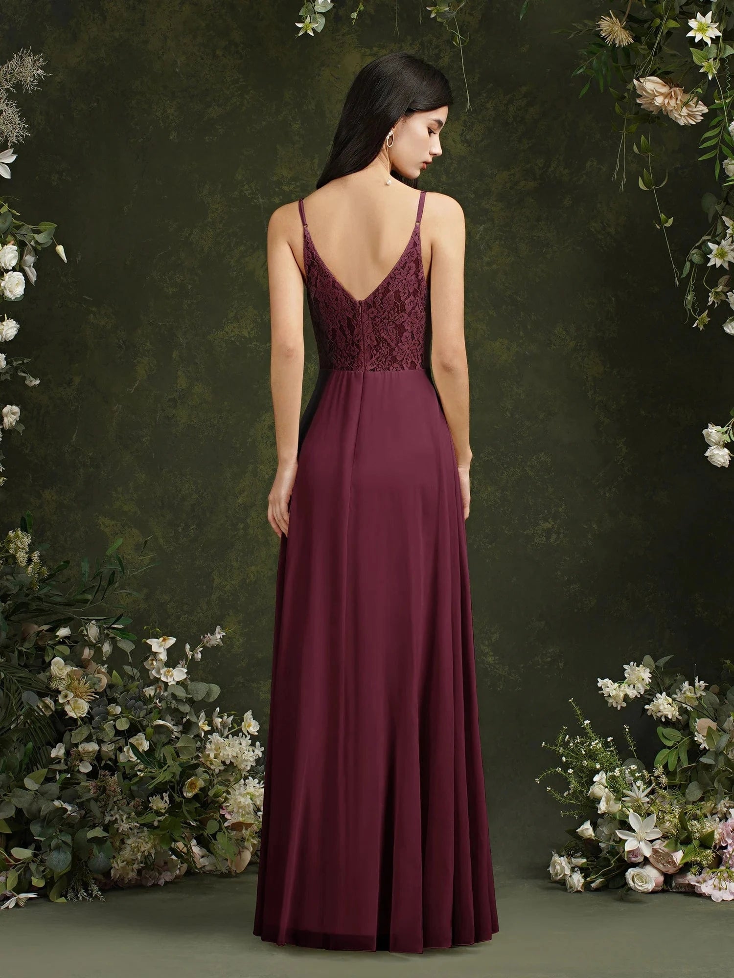 robe demoiselle d'honneur chic en dentelle dos nu longue élégante idéale pour mariage invité