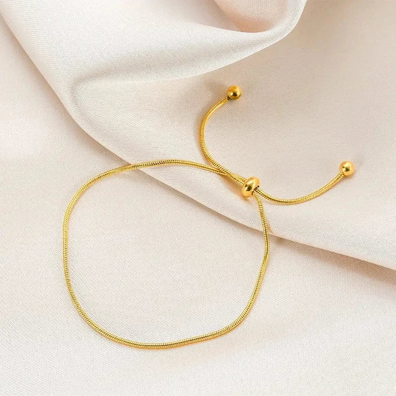 chaîne de cheville dorée bohème idéale pour un look chic d'été ou une soirée plage élégante
