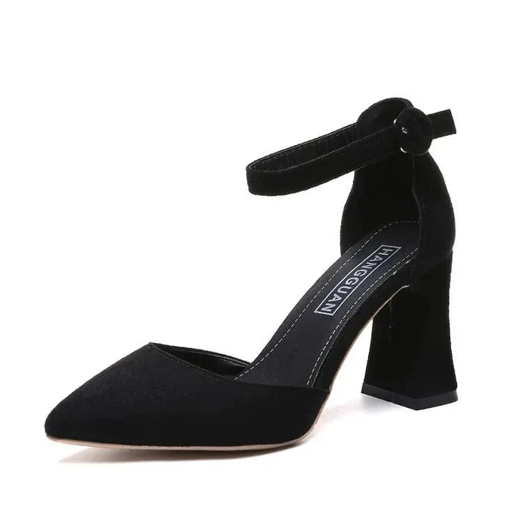 Escarpins noirs élégants à talon carré pour soirée chic ou mariage, parfaits avec robe longue noire