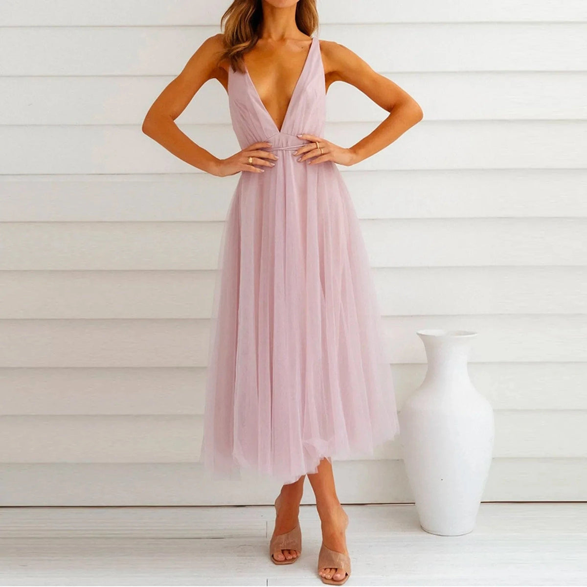 robe mariage invitée chic dos nu évasée longue fluide sans manches couleur pastel élégante