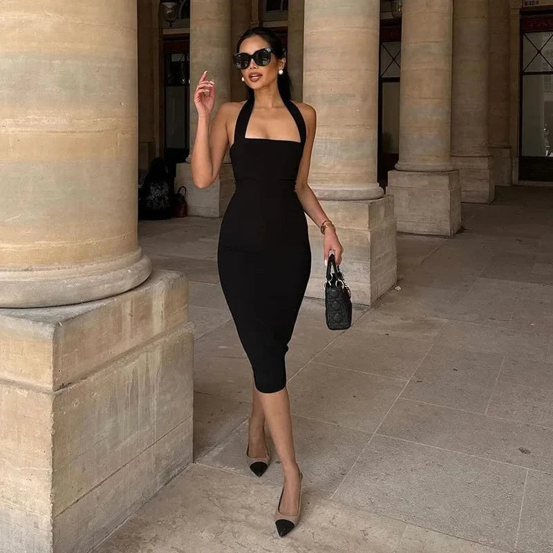 Robe de soirée chic dos nu noire longue élégante pour mariage invités ou occasion spéciale