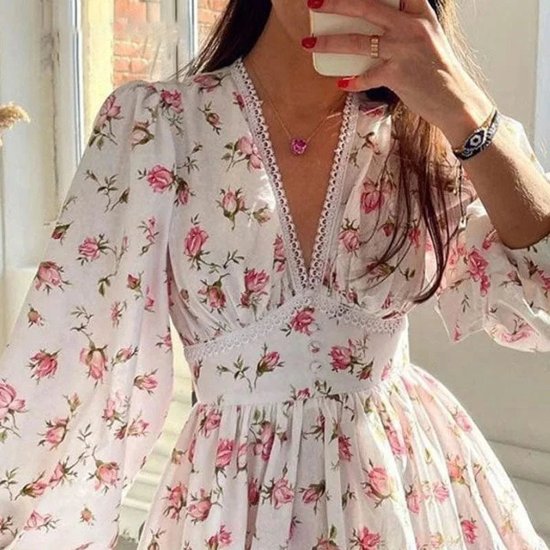 robe courte invitée mariage champêtre élégante et fluide idéale pour les cérémonies estivales en plein air