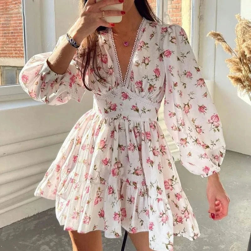 Robe pour mariage invité champêtre courte fleurie v-neck manches longues en dentelle élégante