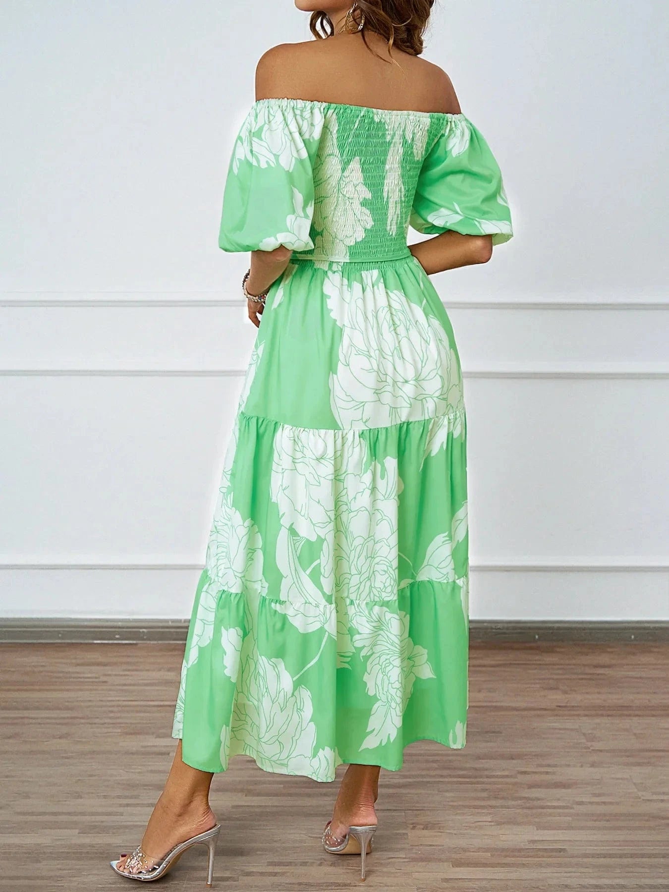 robe bohème midi fleurie pour été ou invité mariage champêtre, fluide et élégante manches courtes