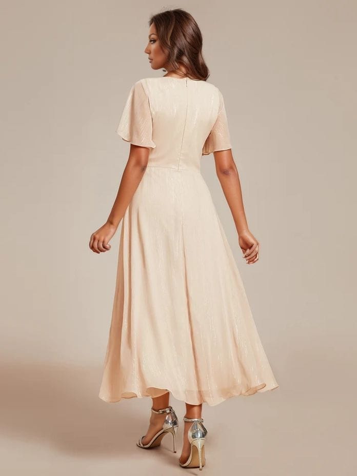 Robe beige midi pour invitée au mariage
