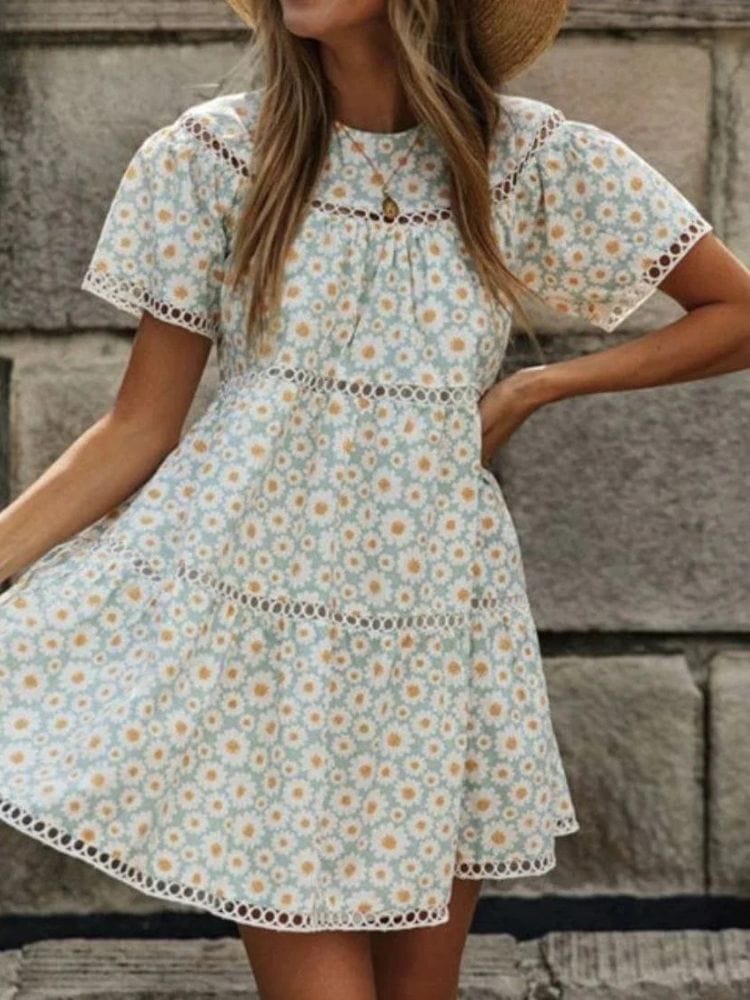 Robe courte fleurie été bohème à manches courtes blanche et jaune style champêtre plage femme casual