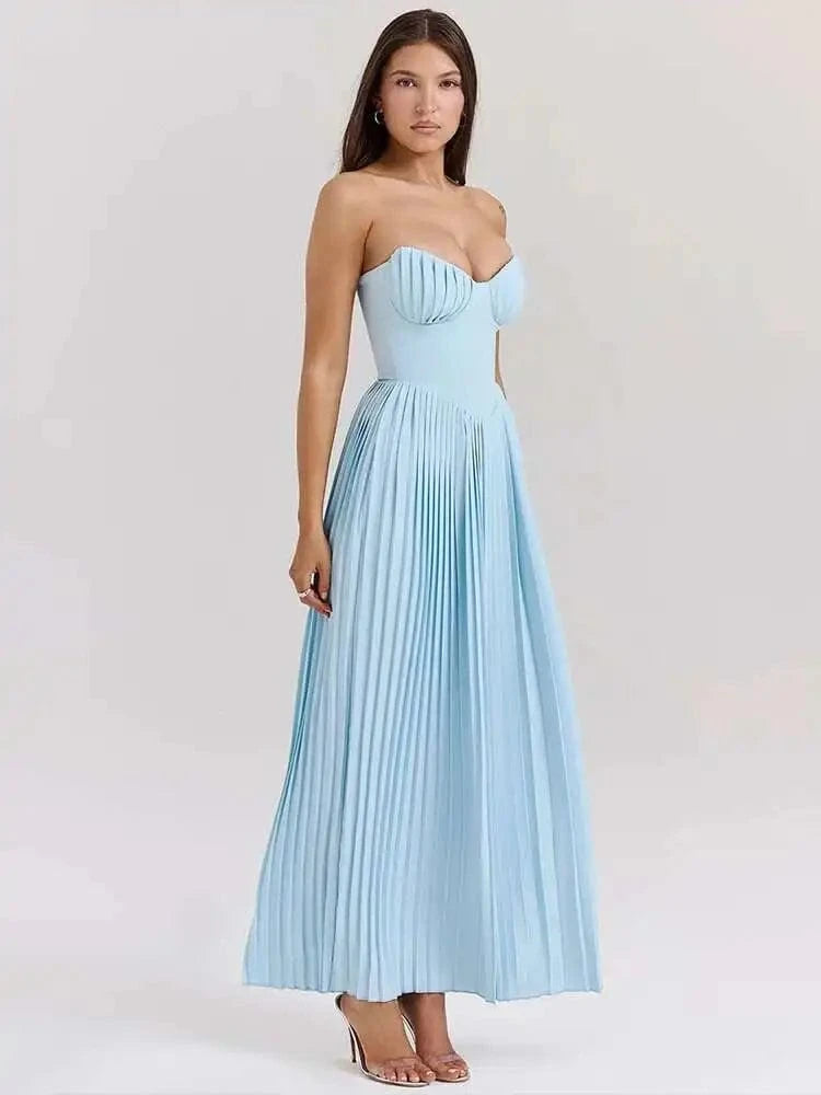 Robe longue bustier plissée bleu ciel élégante pour soirée chic ou mariage invitée, style fluide et moderne