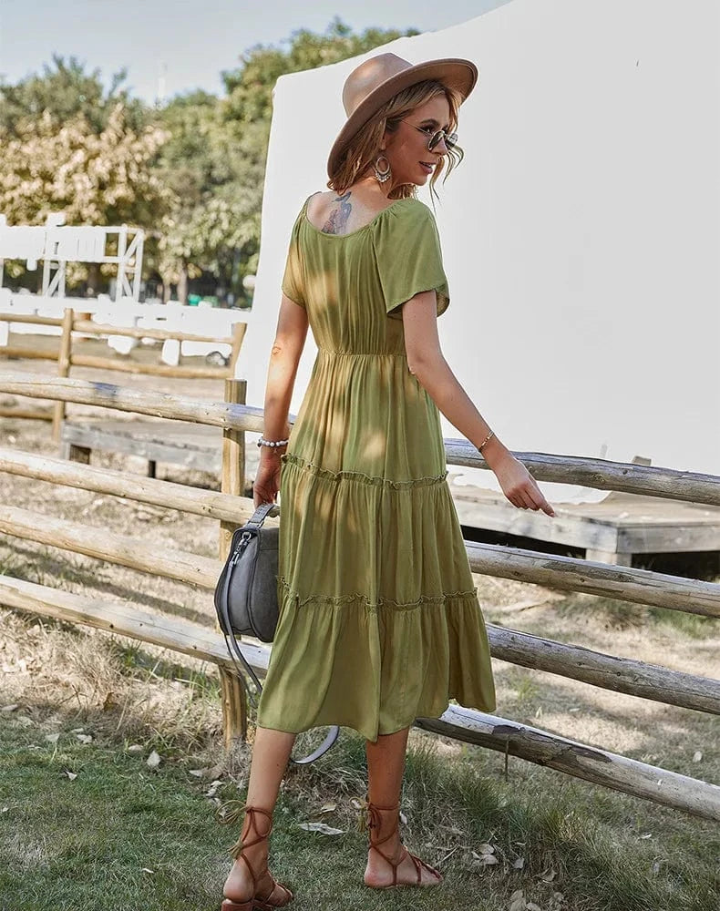 Robe bohème midi verte fluide manches courtes été style champêtre accessoire chapeau et sac à main