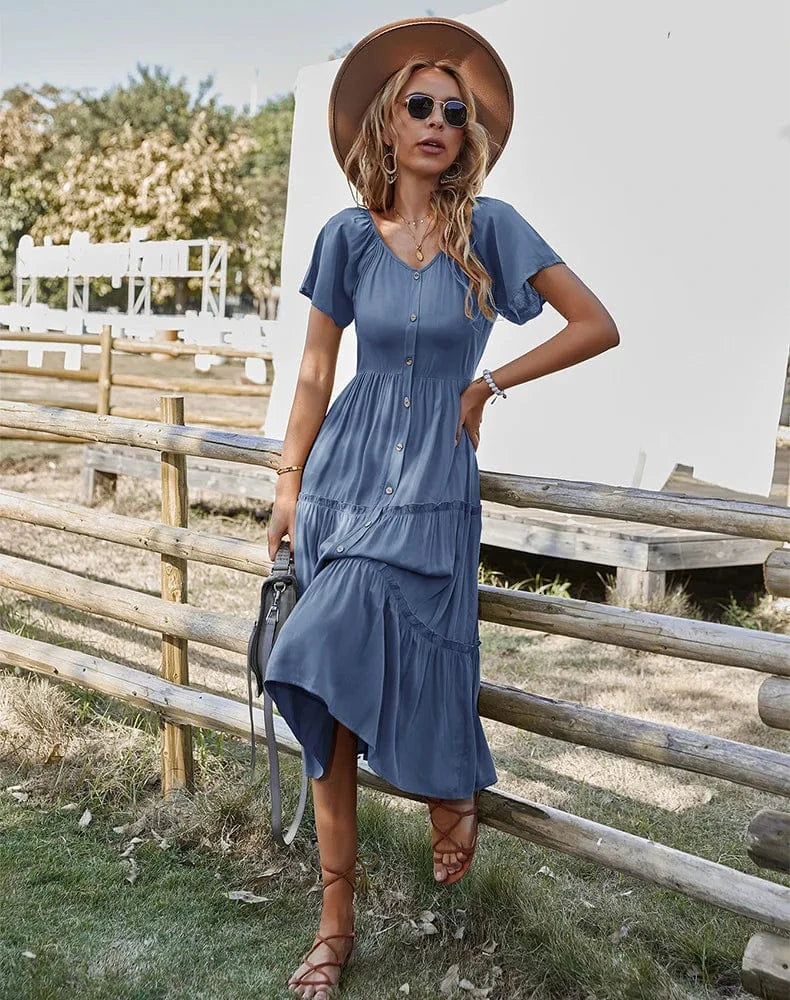 Robe bohème été bleu midi manches courtes fluide femme avec chapeau et lunettes de soleil, style casual chic