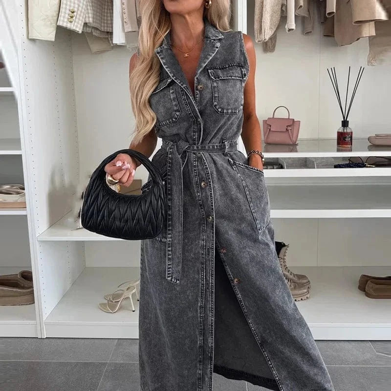 Robe en jean longue sans manches style casual avec ceinture, poche et sac à main noir pour femme élégante
