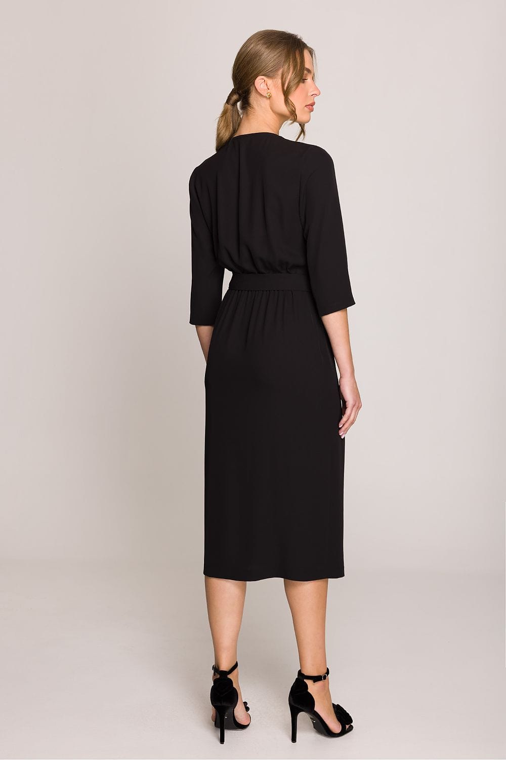 robe midi droite habillée pour cocktail chic rouge manches longues idéale pour un mariage d'été