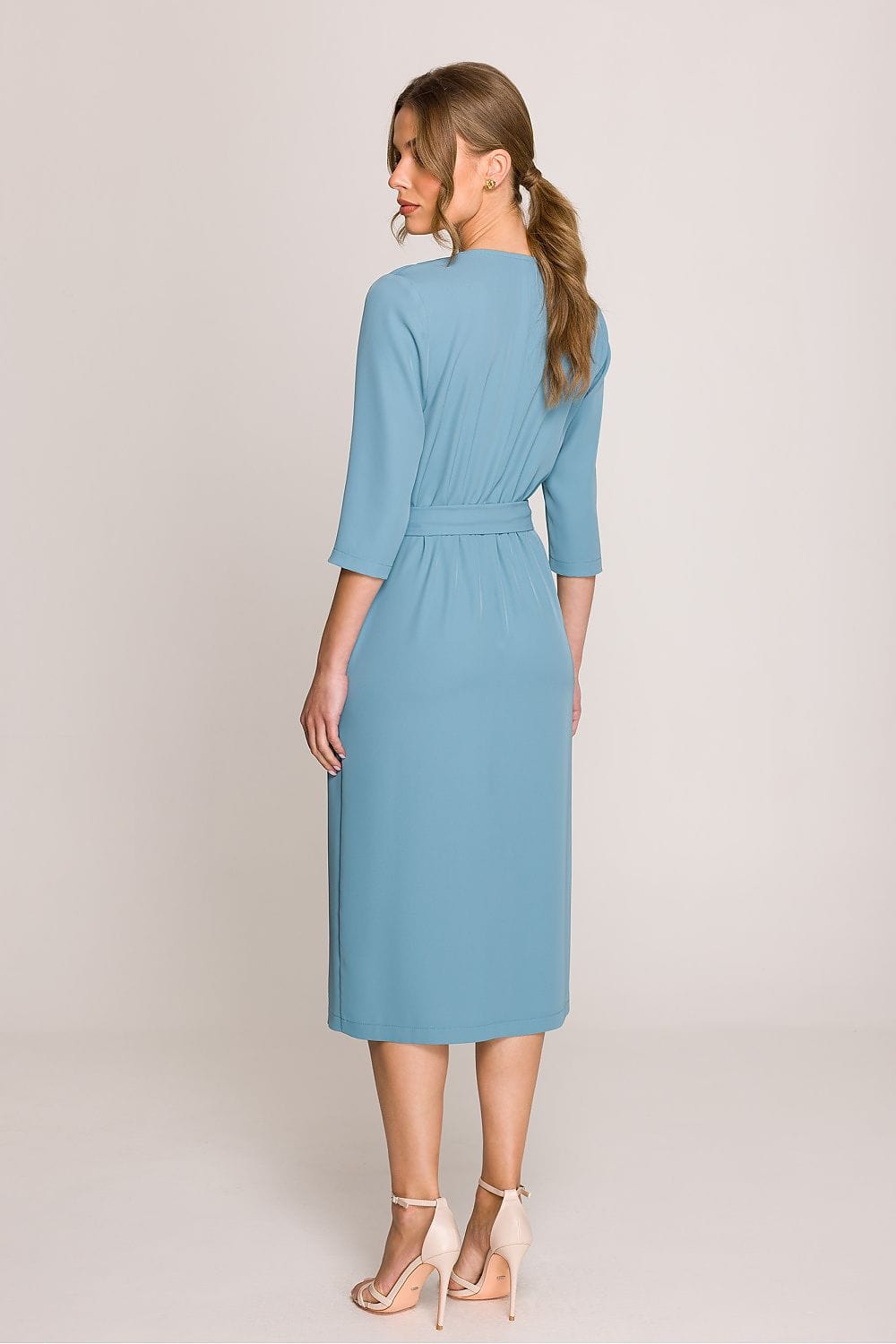 robe midi droite habillée pour cocktail chic manches longues idéale pour soirée ou mariage invité