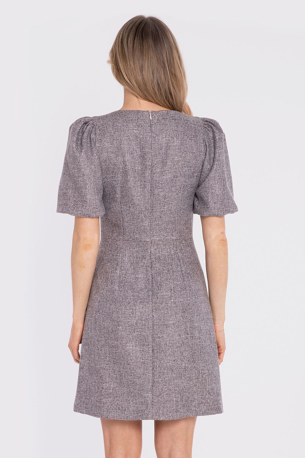 Robe courte droite chic manches courtes grise pour cocktail ou soirée simple, idéale été ou bureau