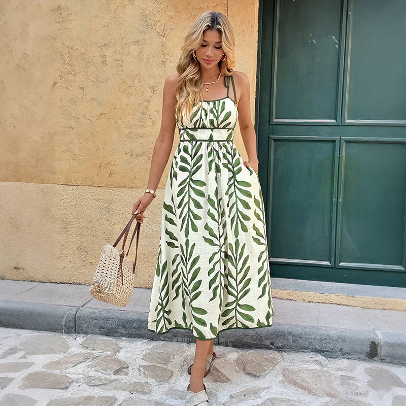 Robe d'été légère avec imprimé de feuilles vertes