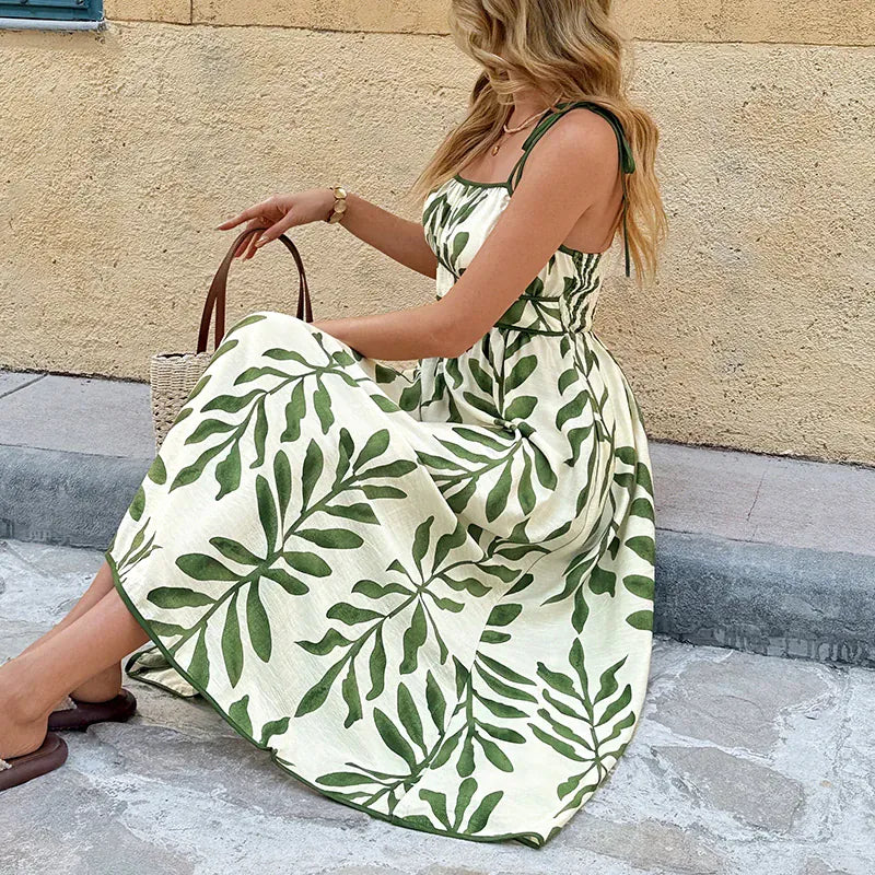 Robe d'été légère avec imprimé de feuilles vertes