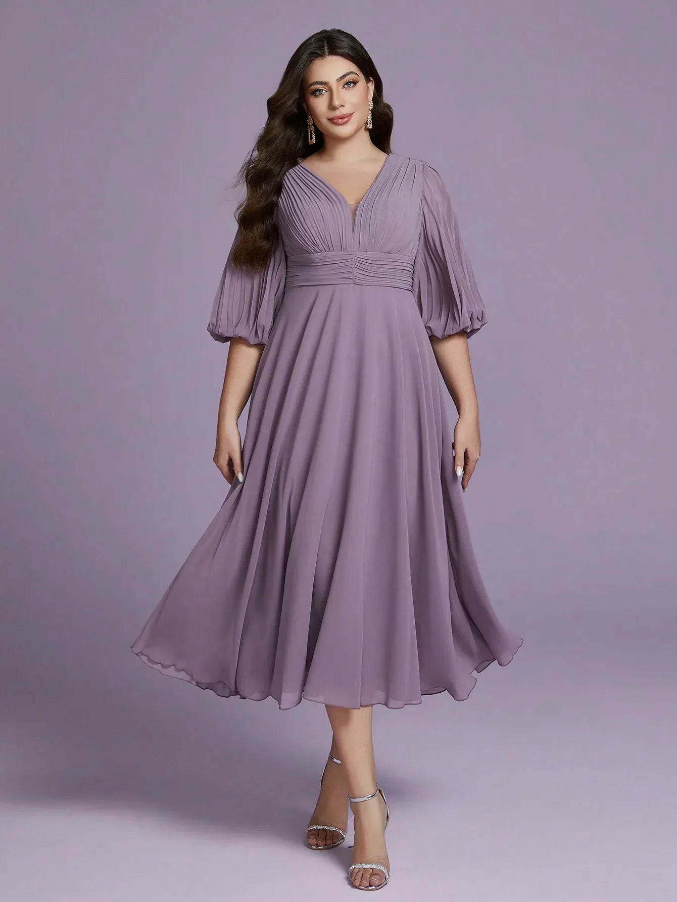 Robe d'invitée au mariage grande taille lilas