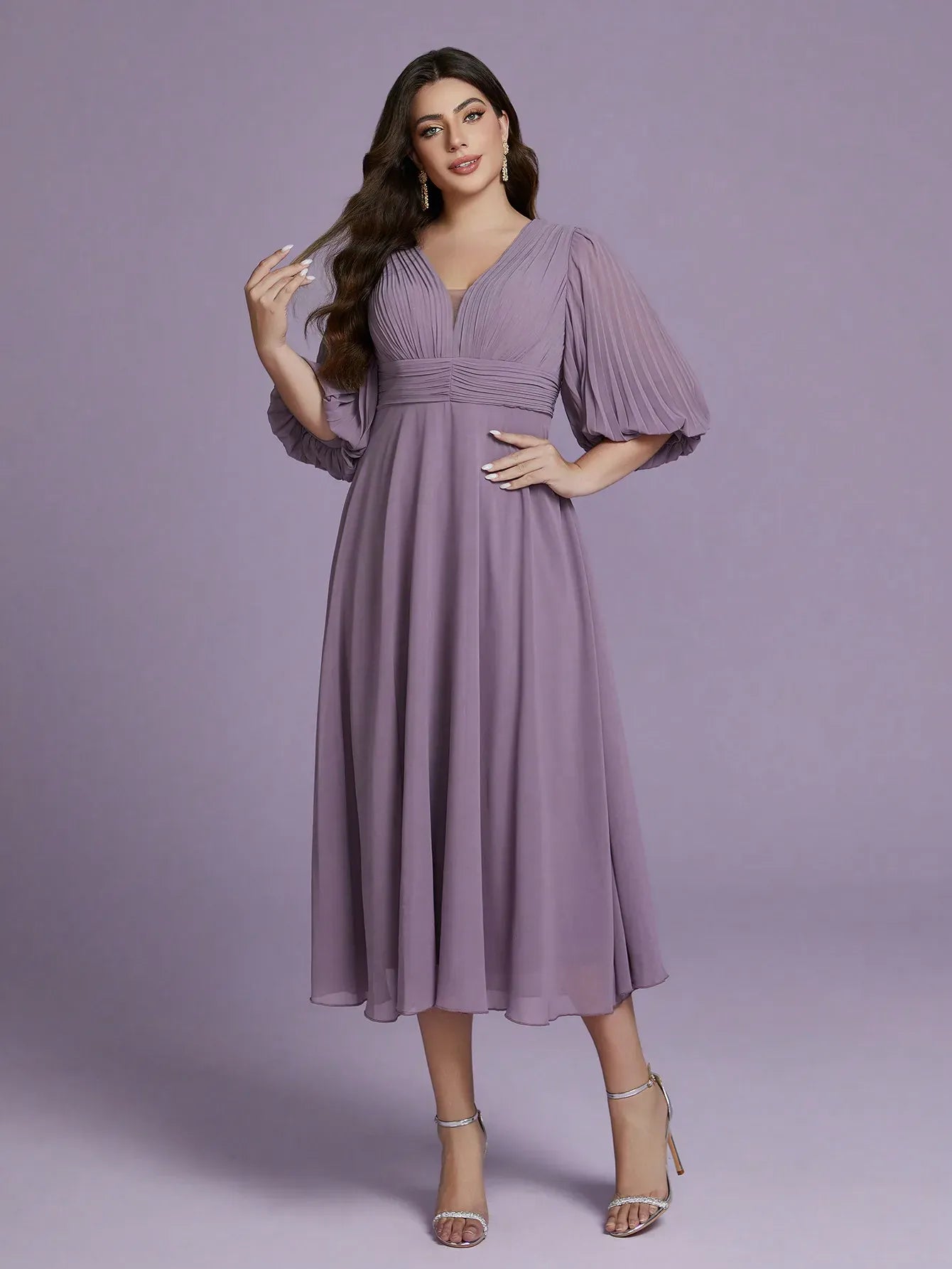 Robe d'invitée au mariage grande taille lilas