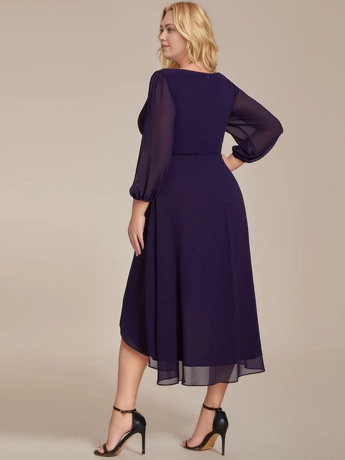 Robe de cocktail grande taille violette asymétrique