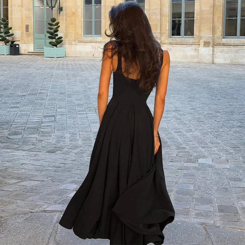 Robe de cocktail midi fluide à bretelles