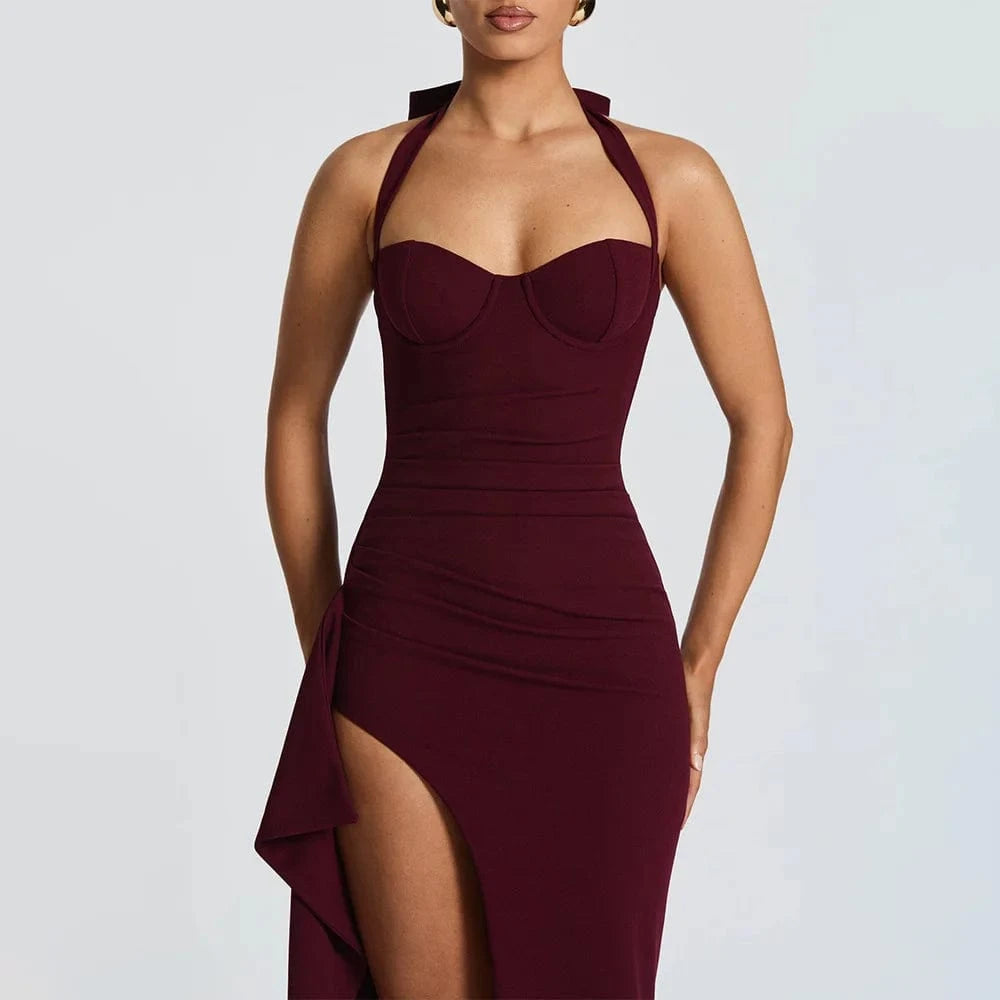 Robe de soirée sexy longue bordeaux moulante fendue bustier sans manches décolleté idéale événement chic