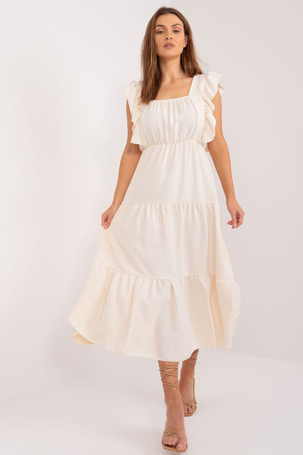 robe longue été bohème champêtre fluide beige sans manches silhouette trapèze pour occasion plage