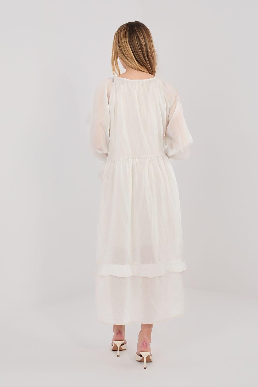 Robe baptême blanche longue bohème manches longues fluide femme élégante idéale pour cérémonie estivale