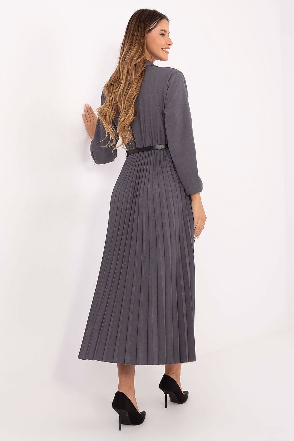 Robe plissée midi manches longues noire chic idéale pour soirée ou événement habillé femme élégante