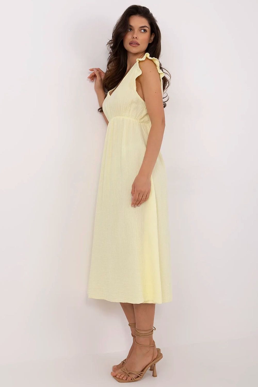 Robe été bohème longue jaune en gaze de coton sans manches, parfaite pour mariage invité ou journée plage chic