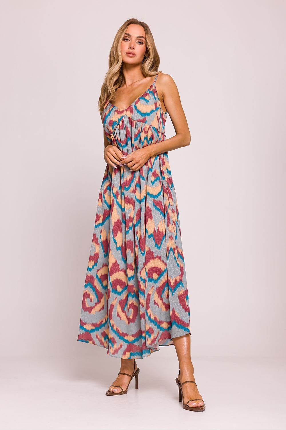 Robe longue été bohème fluide femme colorée sans manches motif abstrait idéale pour plage ou cocktail