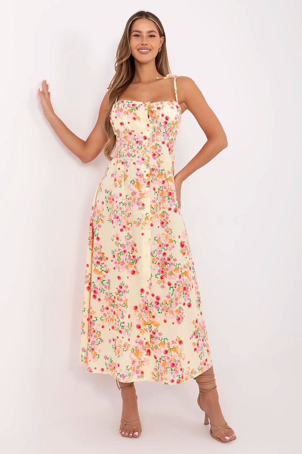 Robe été fleurie trapèze longue blanche manches fines bohème chic pour mariage invité ou baptême