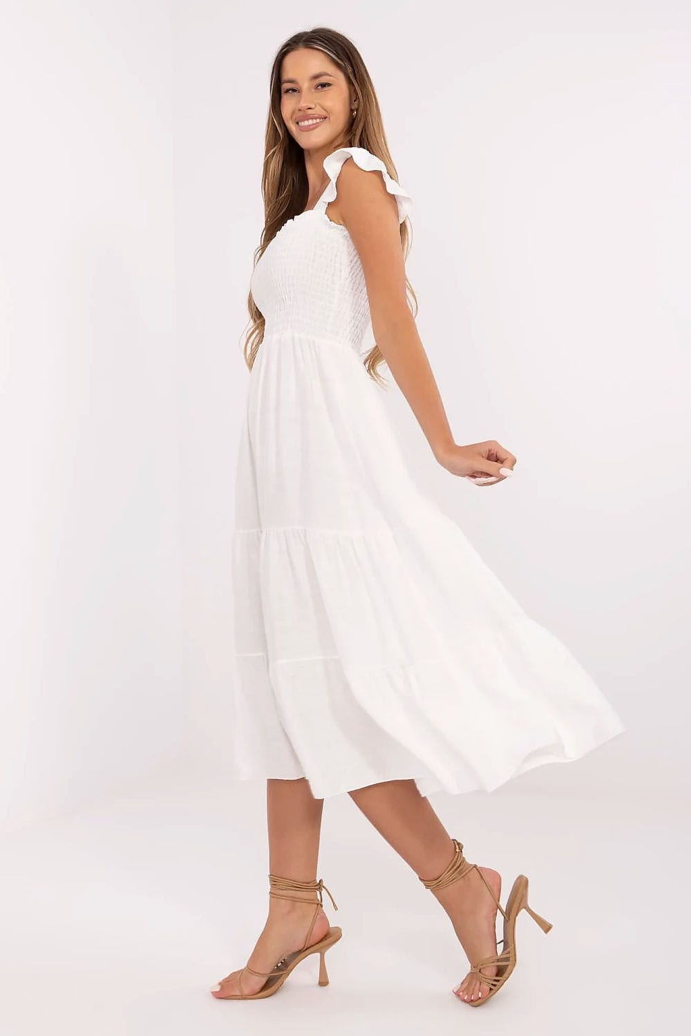 Robe blanche été bohème midi fluide femme sans manches à volants, parfaite pour plage ou mariage invité chic