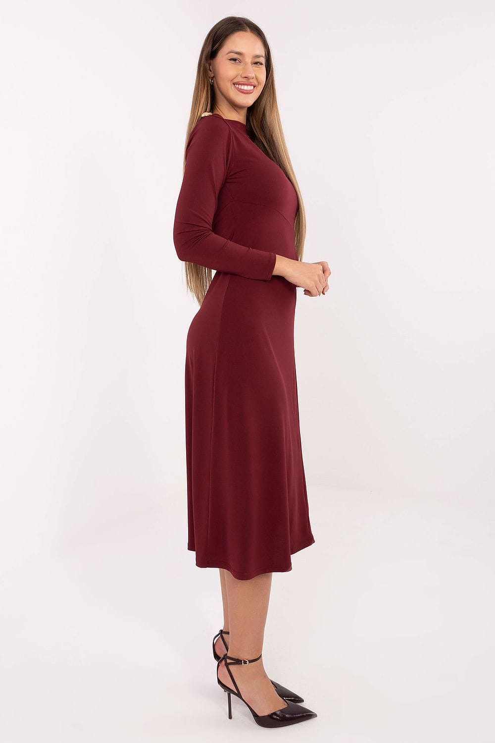 Robe de soirée chic bordeaux midi manches longues coupe droite élégante idéale évènement habillé femme