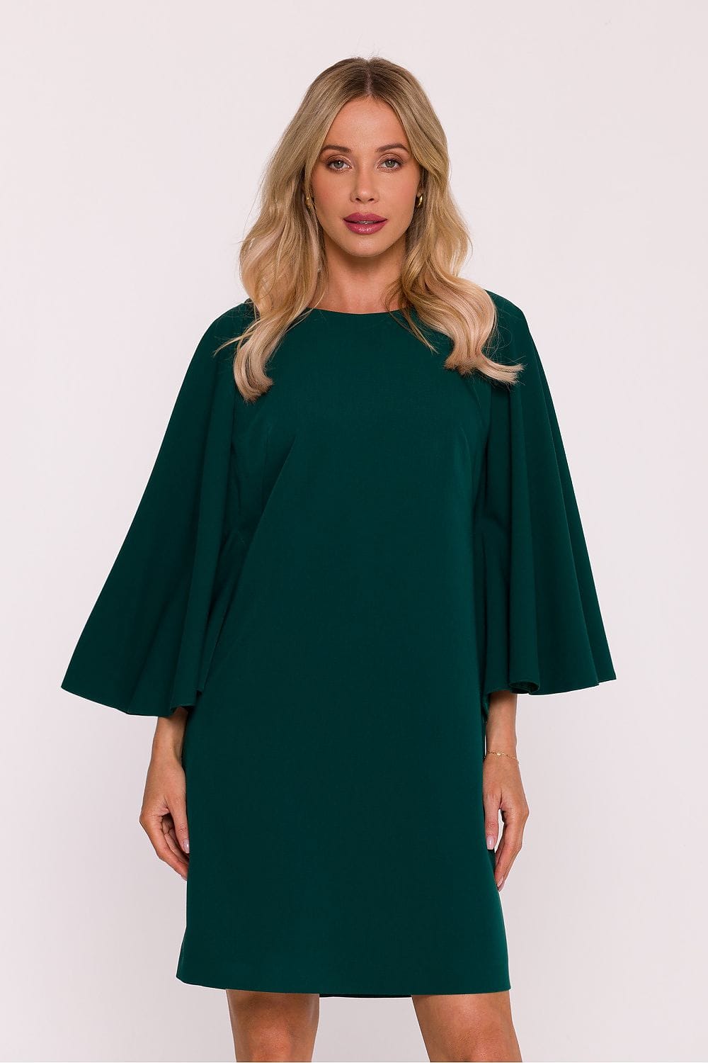 Robe de soirée chic verte courte manches longues trapèze élégante pour évènement mariage ou cocktail femme