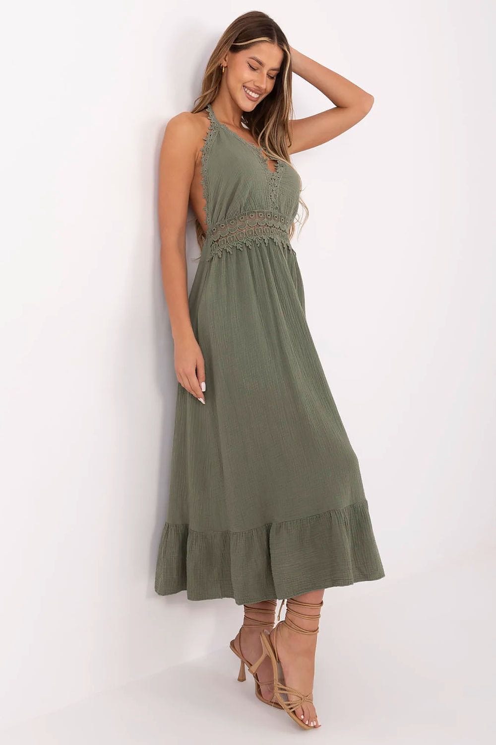 Robe bohème verte longue dos nu été avec dentelle sans manches, parfaite pour une soirée ou mariage invité