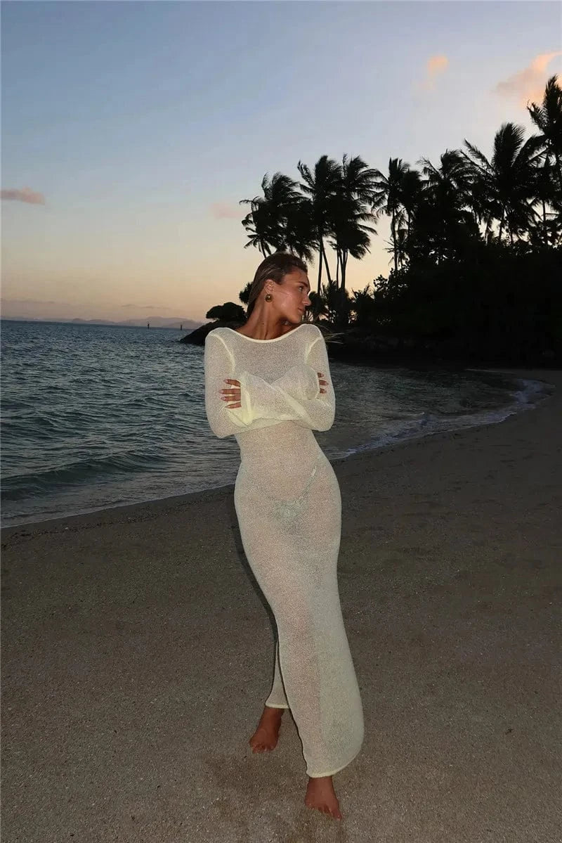 Robe plage longue blanche transparente manches longues style fluide été silhouette moulante élégante