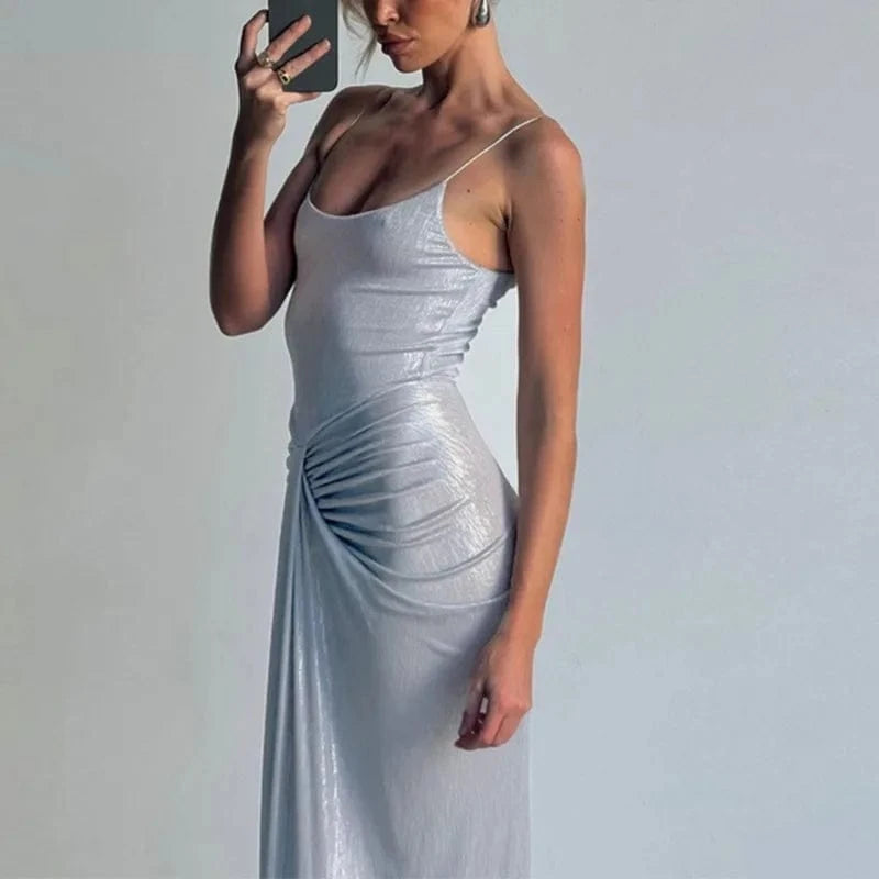 Robe longue soirée chic argentée moulante sans manches pour mariage invitée été élégante et tendance
