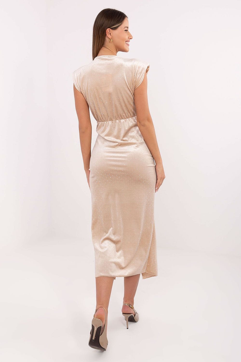 Robe de soirée chic midi beige manches courtes moulante femme élégante pour cocktail ou mariage invité