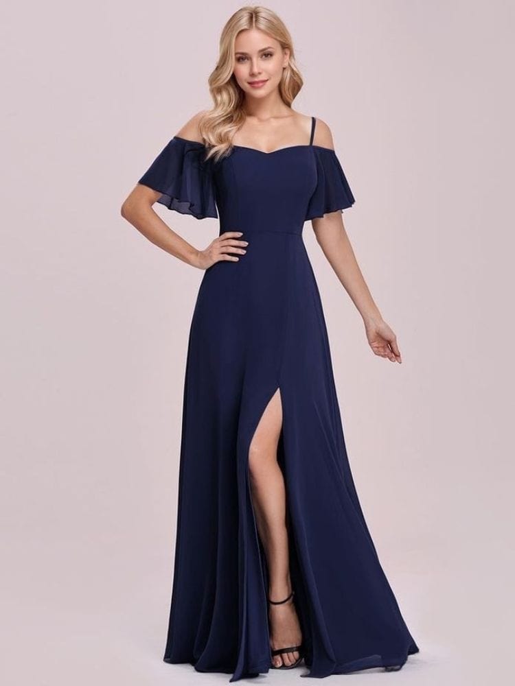 Robe de soirée mariage longue bleu fendue fluide manches courtes épaules dénudées chic élégante femme