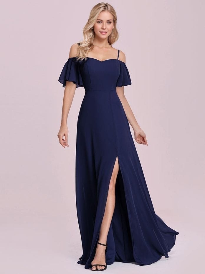 Robe de soirée longue bleu fendue fluide manches courtes épaules dénudées élégante pour mariage invité