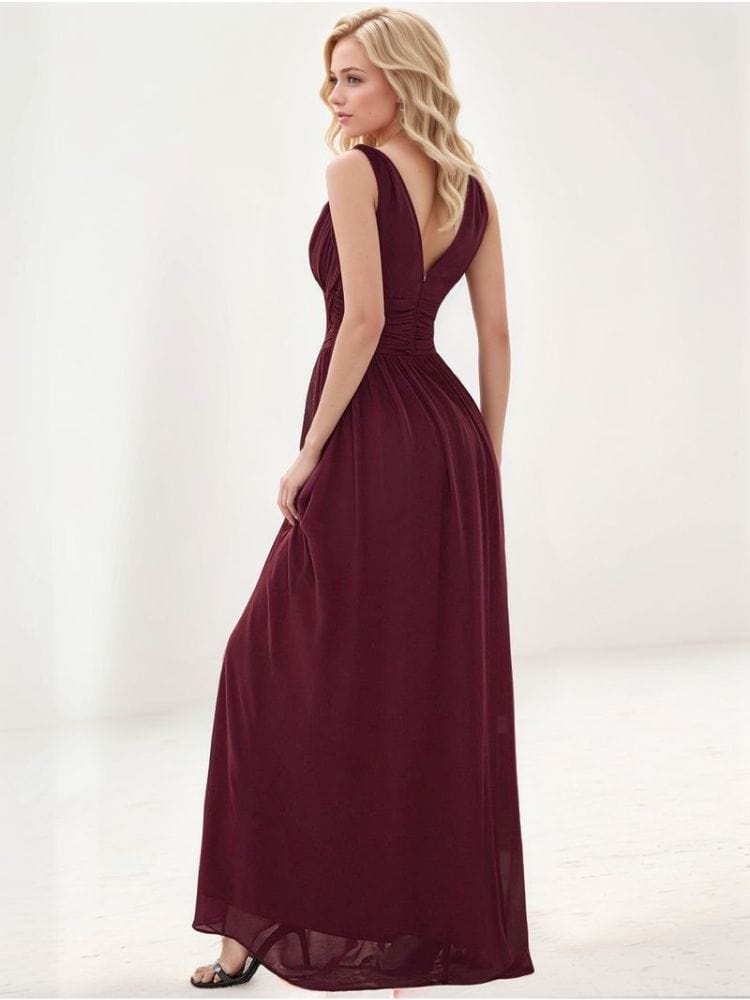 Robe de soirée mariage longue bordeaux dos nu chic élégante femme invitée coupe fluide décolleté tendance