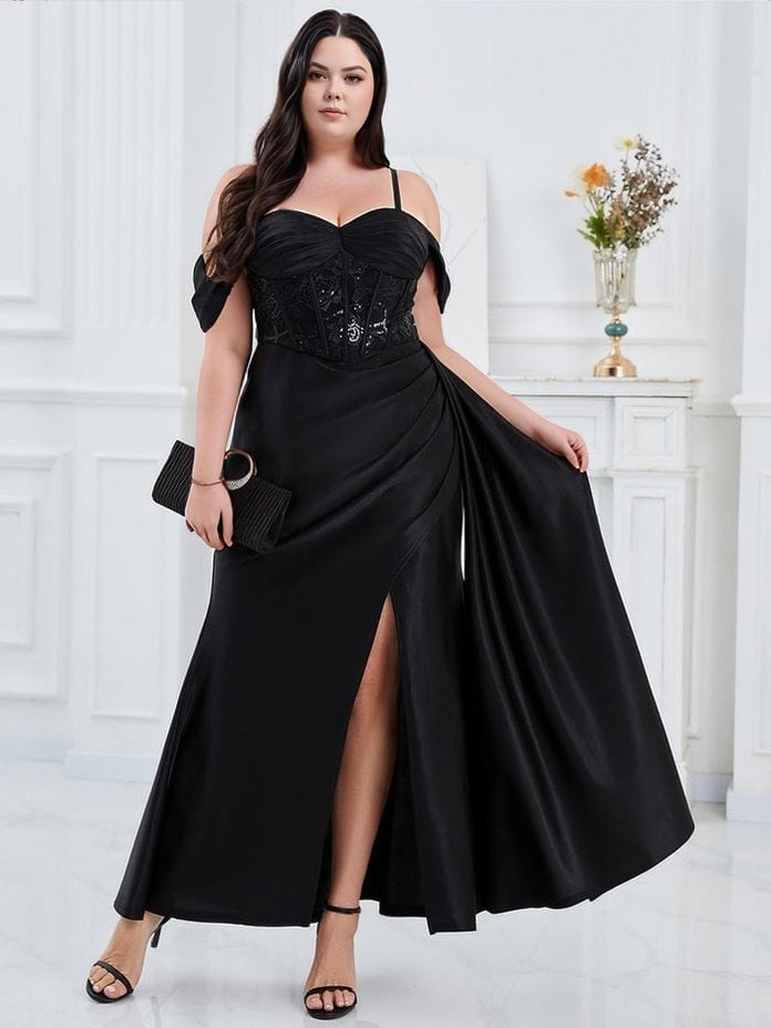 Robe de soirée grande taille noire longue fendue corset épaules dénudées élégante avec pochette noire