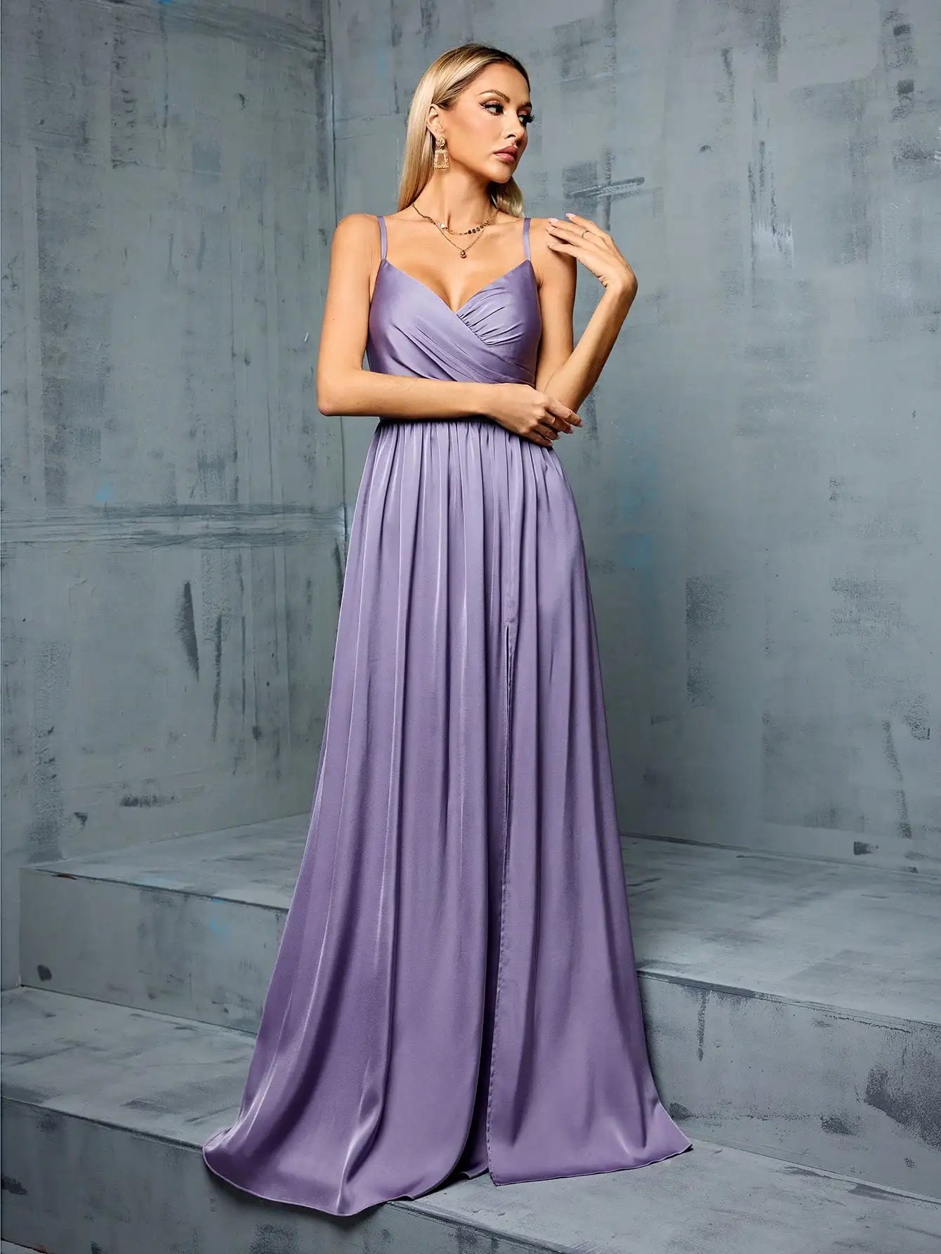 Robe de soirée lilas satinée longue