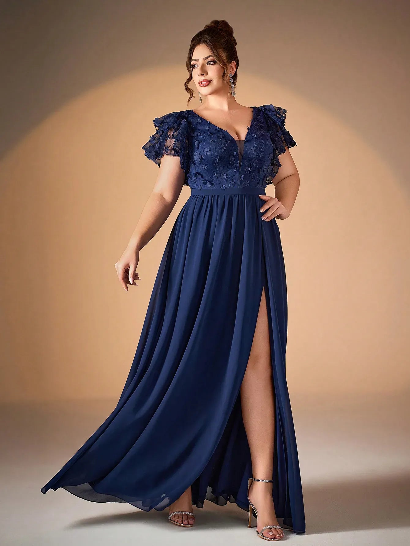 Robe de soirée longue bleue grande taille haut en dentelle brodée
