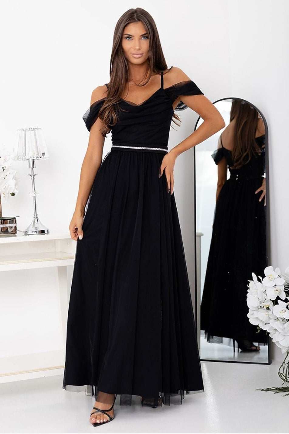 Robe de soirée chic longue noire épaules dénudées fluide femme élégante idéale mariage ou gala