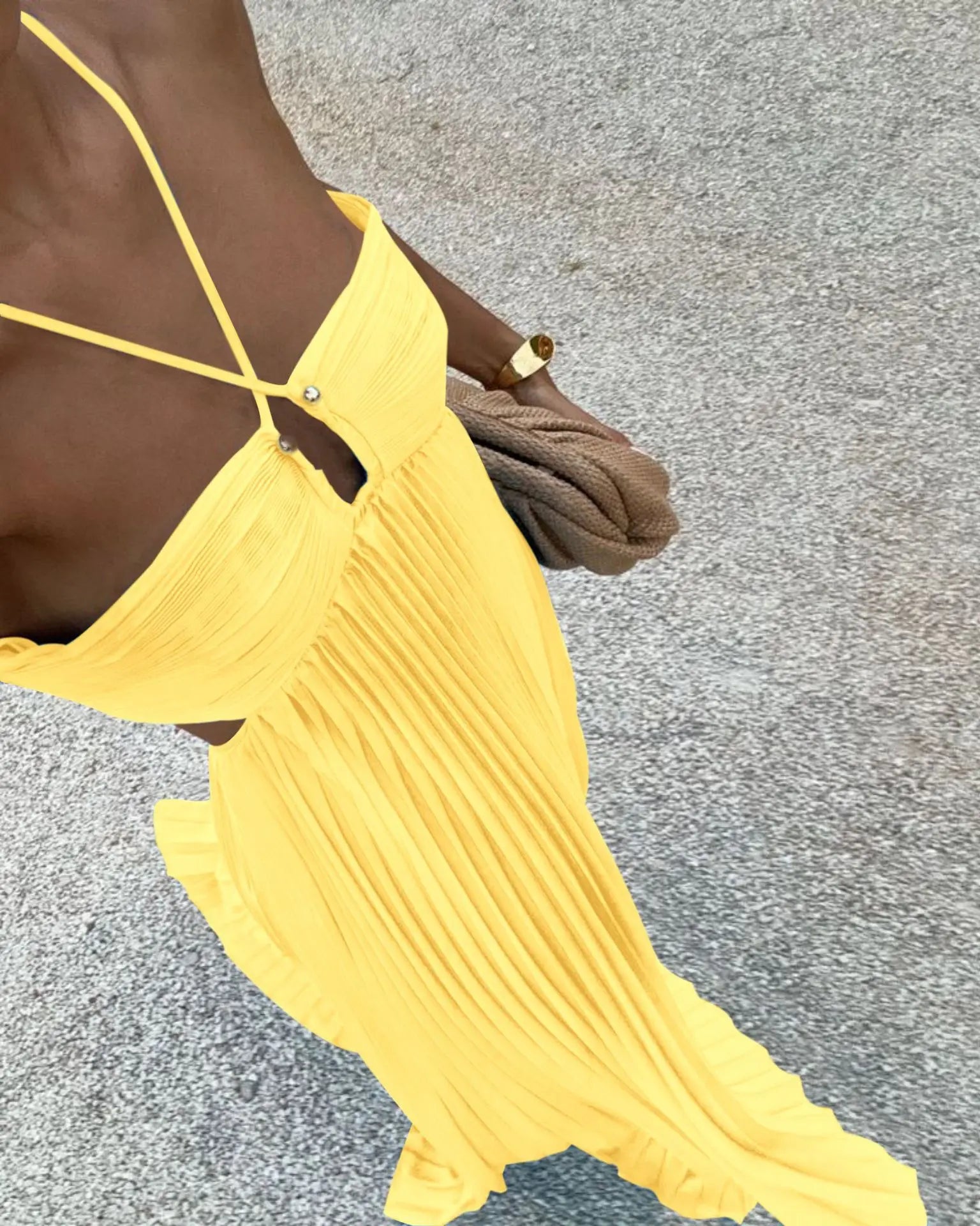 Robe de soirée longue plissée dos nu