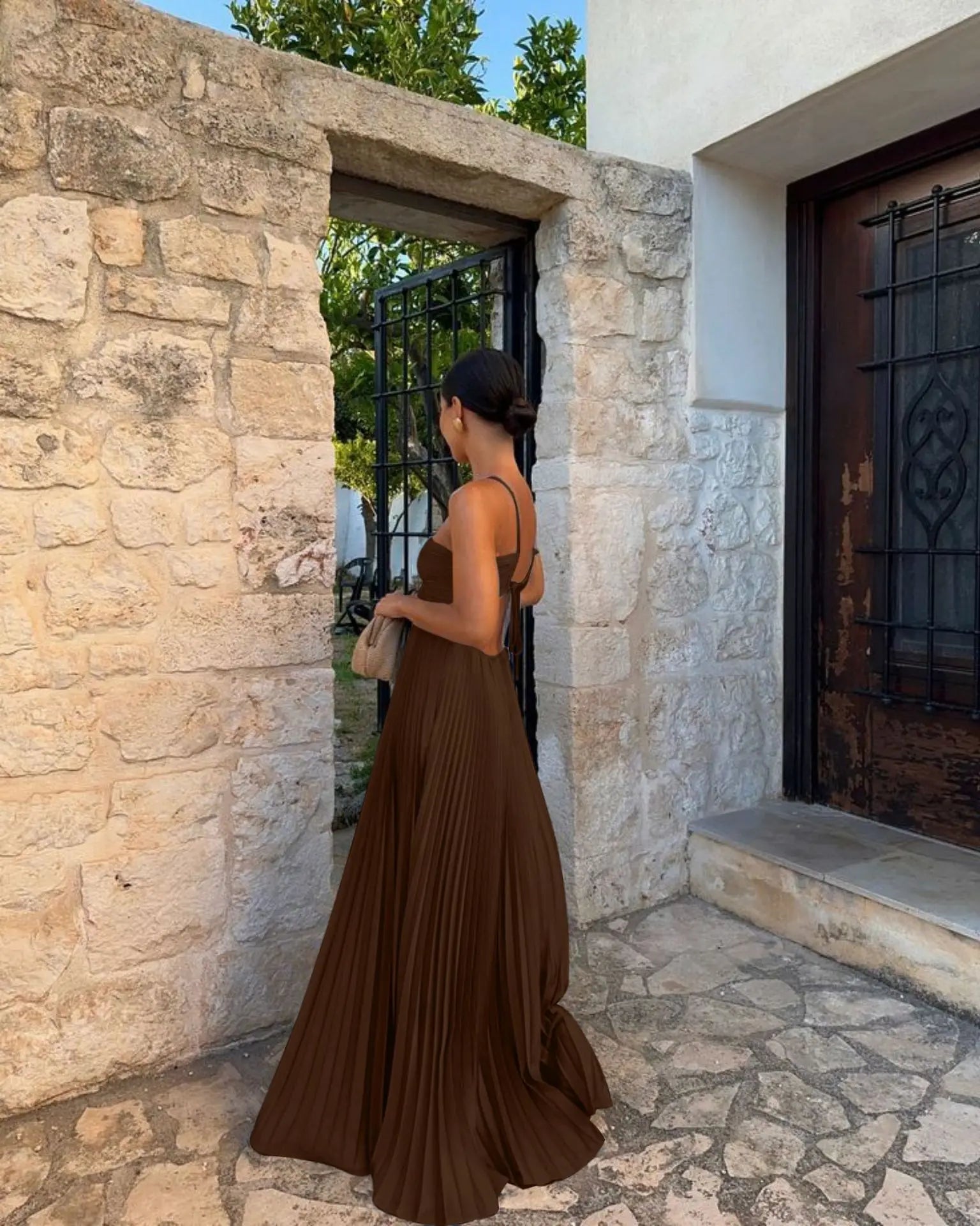 Robe de soirée longue plissée dos nu