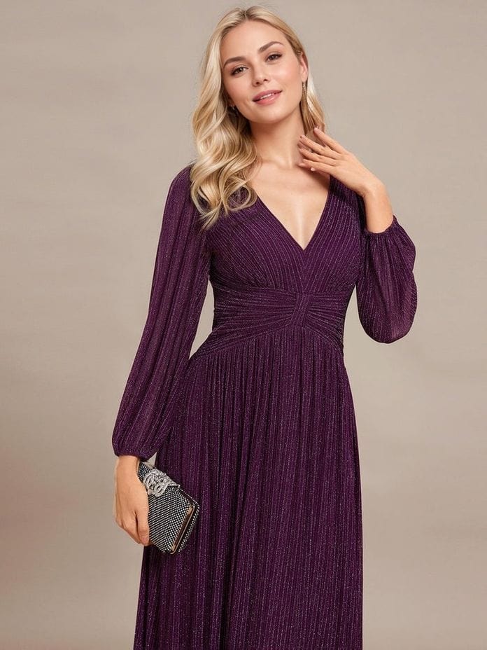 Robe de soirée chic longue manches longues violette fendue élégante avec pochette soirée argentée femme