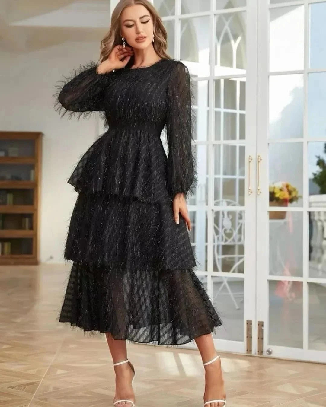 Robe de soirée chic noire midi manches longues fluide femme parfaite pour mariage ou cocktail élégant