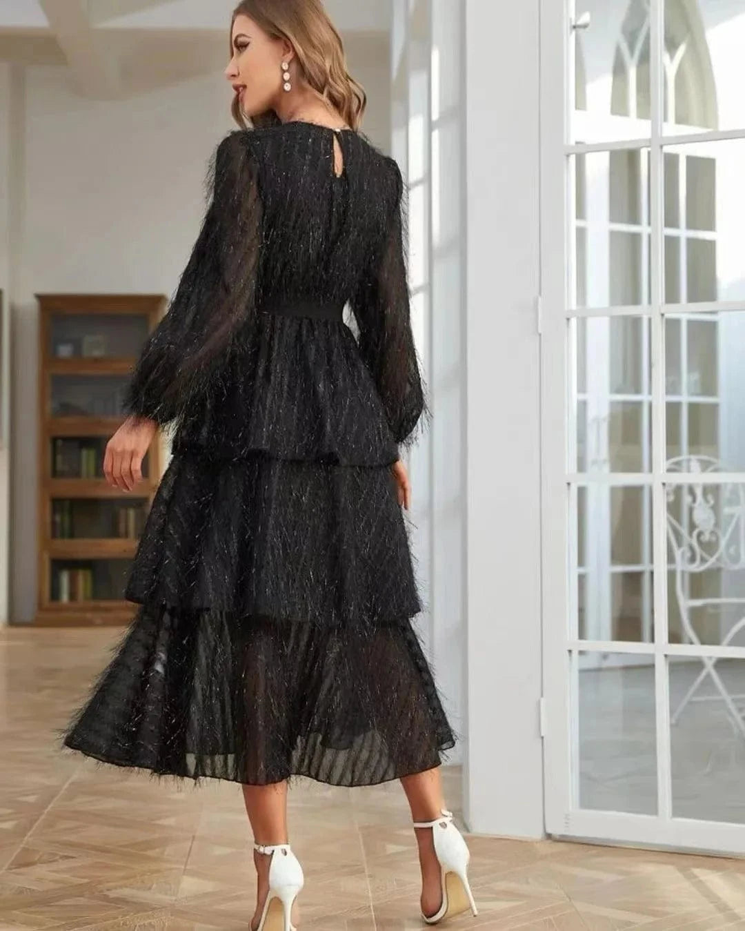 Robe de soirée chic noire midi manches longues évasée style élégante pour femme invitée mariage ou gala
