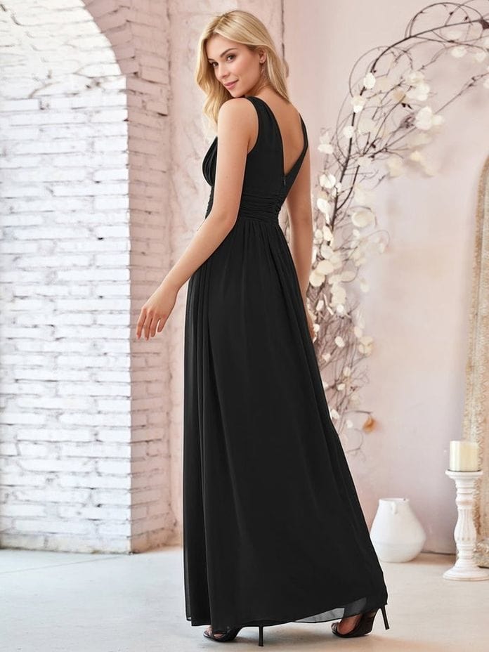Robe de soirée chic longue noire sans manches dos nu élégante pour invitée mariage ou évènement habillé